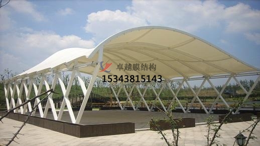 ?？谏虡I(yè)廣場(chǎng)雨棚搭建